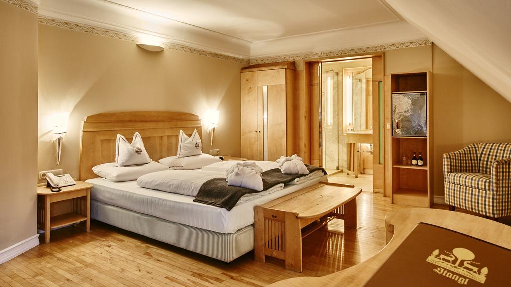 Hotel Gutsgasthof Stangl 바터스테튼 객실 사진