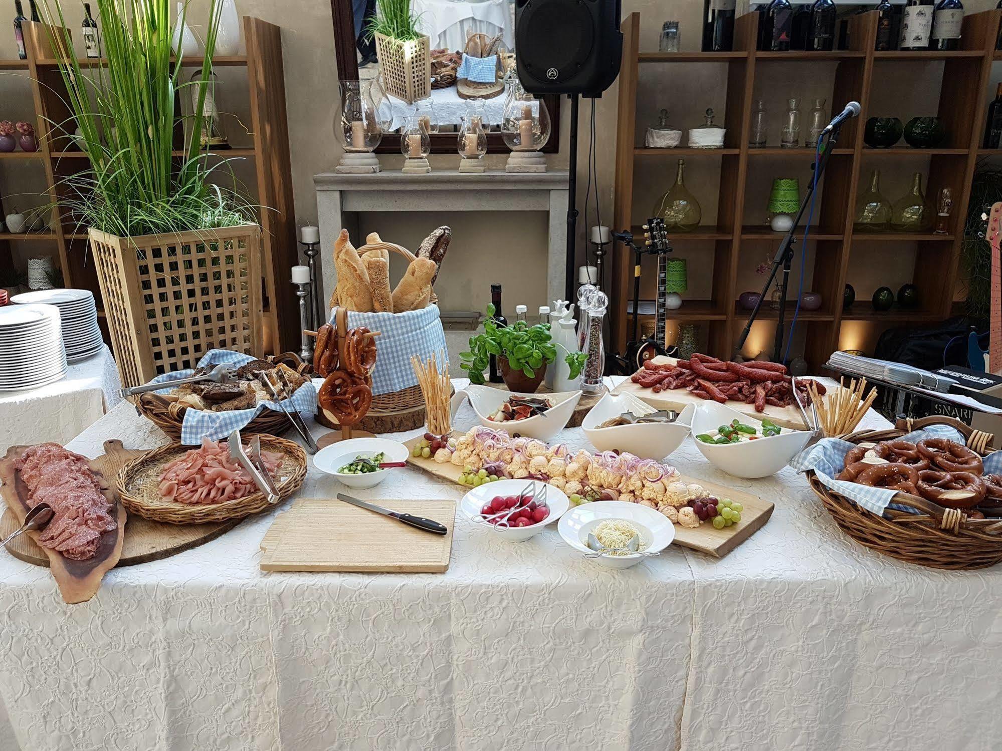 Hotel Gutsgasthof Stangl 바터스테튼 외부 사진